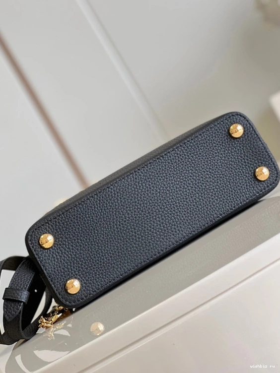 WIS LOUIS BB CAPUCINES VUITTON 0113